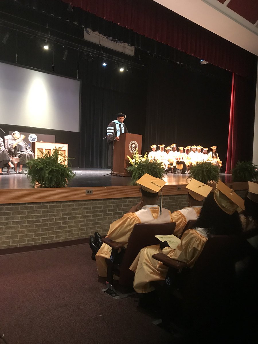 HalifaxRise's tweet photo. Southeast Collegiate Prep Academy graduation Day!! Today is golden!! Congratulations Trojans!! “Class of 2018” @HalifaxRise @SoutheastColle1 https://t.co/jmlSIY6U3B