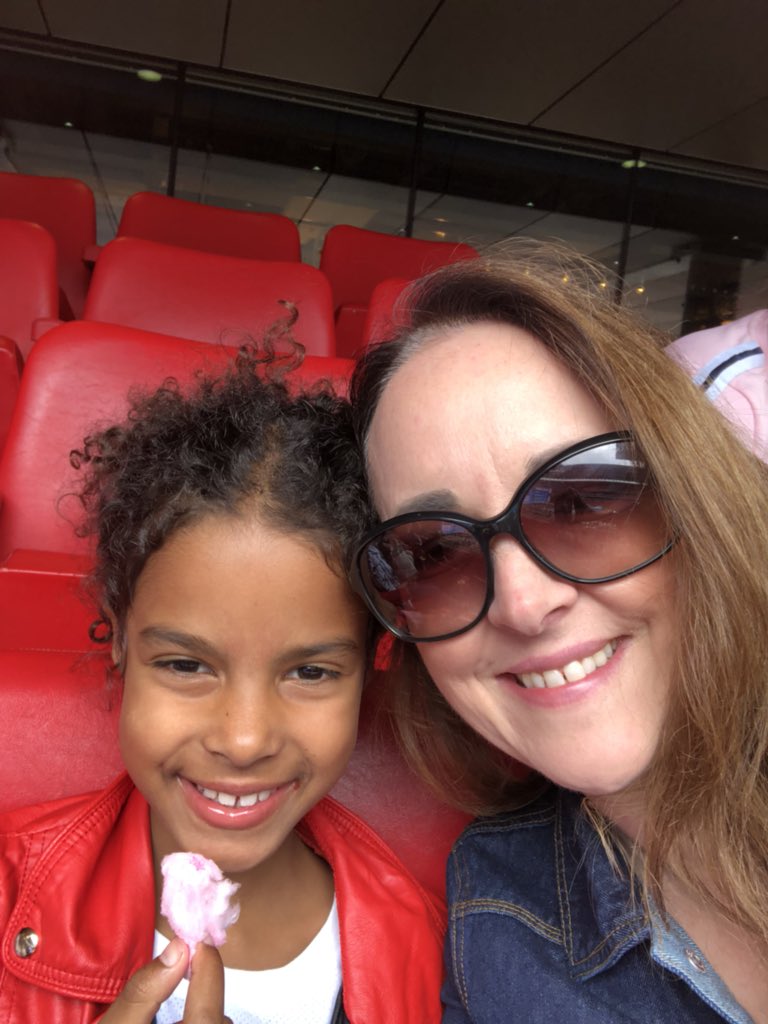 warrenpazza's tweet photo. Ruby and Mummy getting ready for Capital Summer Time Ball to start. #STAGESTB https://t.co/UAzha0hipj