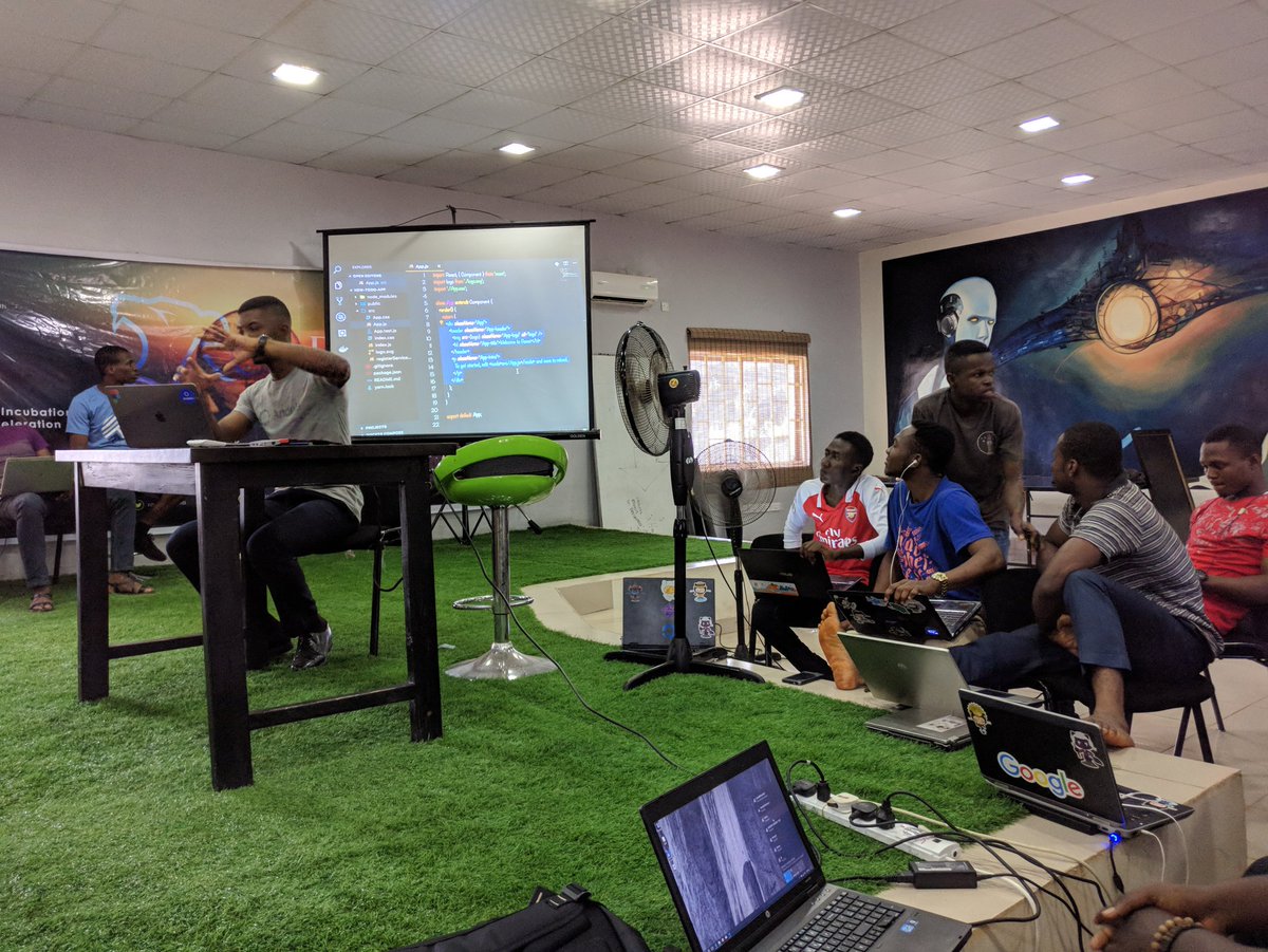 forLoopUNN's tweet photo. #hacktheDen #forloopUNN
Front end session...
@forLoopUNN @forloopCampuses @forLoopNigeria @theflutterwave @forLoopAfrica https://t.co/whYLzO1Gjj
