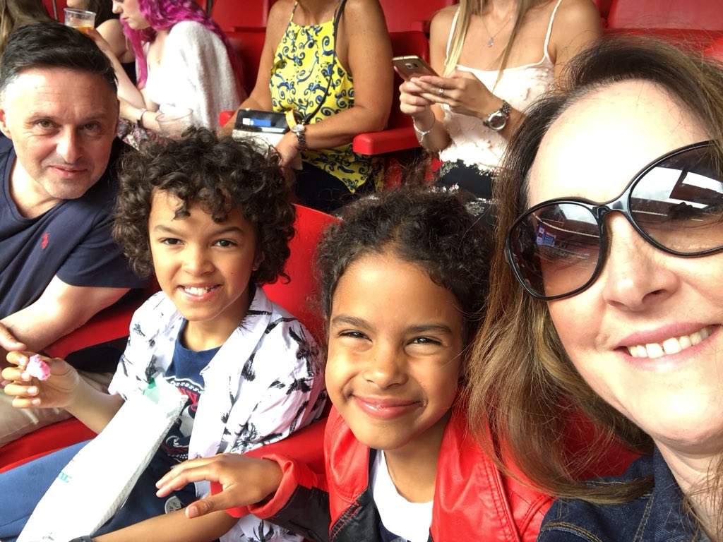 warrenpazza's tweet photo. #CapitalSTB @warrenpazza Mummy Ruby William Uncle Robert can’t wait to see #seanpaul #STAGESTB https://t.co/8Inm4x19d9
