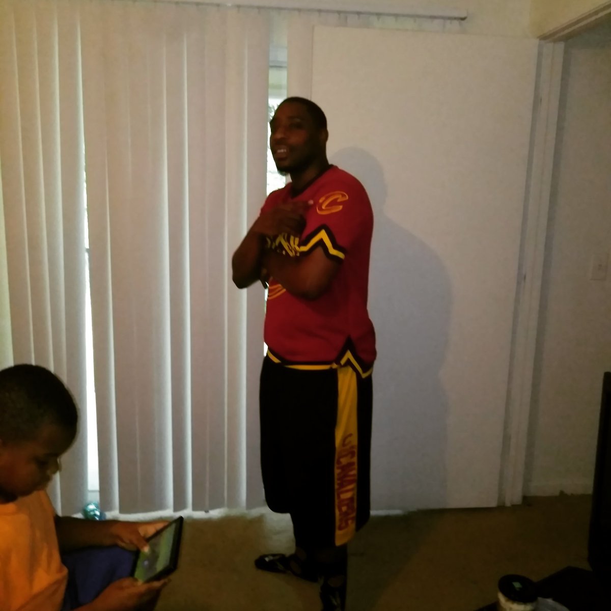 hustlas2kings's tweet image. No matter where @KingJames  go imma buy all they shit too 😂 #fatcs the 💪  way