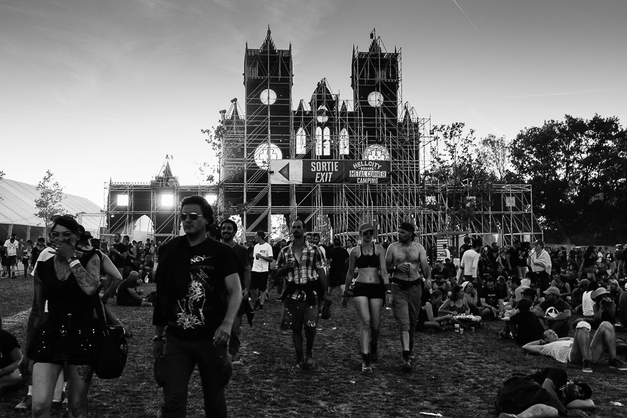 Le #hellfest approche à grand pas. #Clisson se prépare à vous accueillir. Un souvenir du #hellfest2017 en attendant la nouvelle édition.
D'autres photos sont à découvrir sur objectif-detourne.com