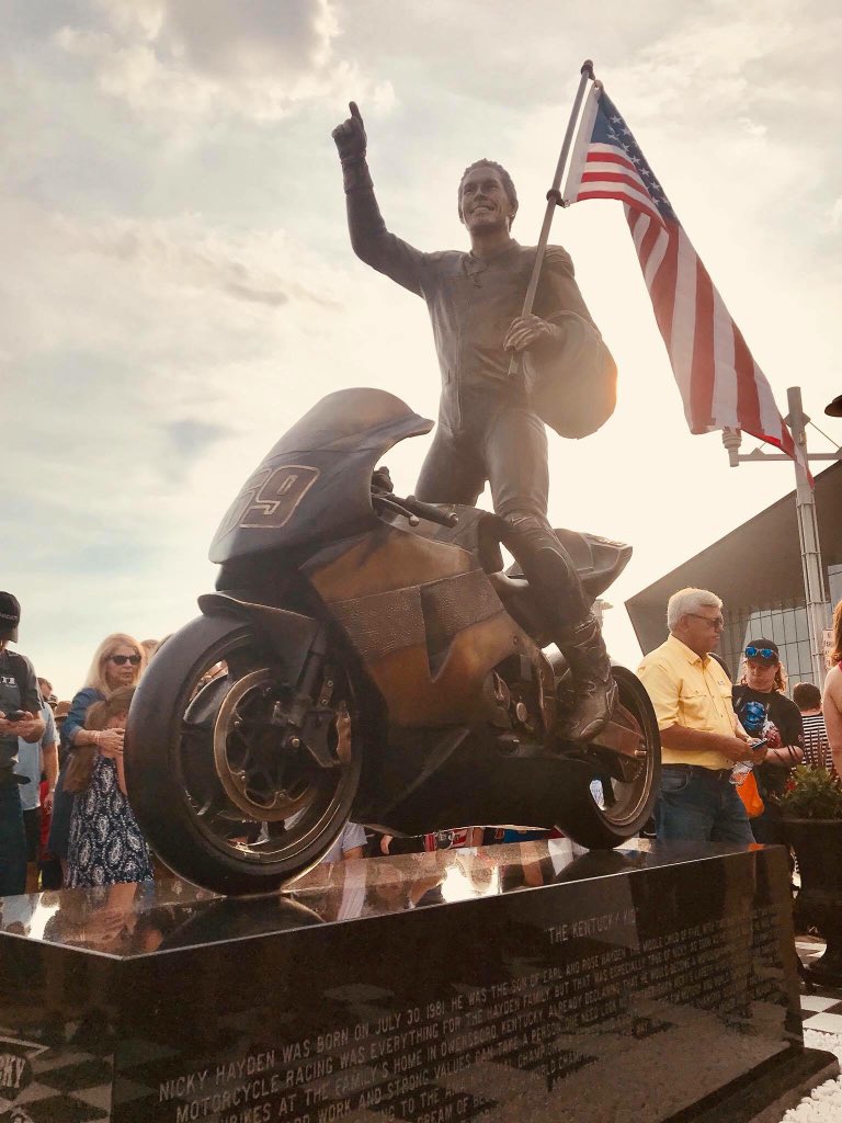 rogerhayden95's tweet photo. Enjoy your day champ 6/9 #nickyhayden #RideOnKentuckyKid #statue https://t.co/22lh6w2Gyx