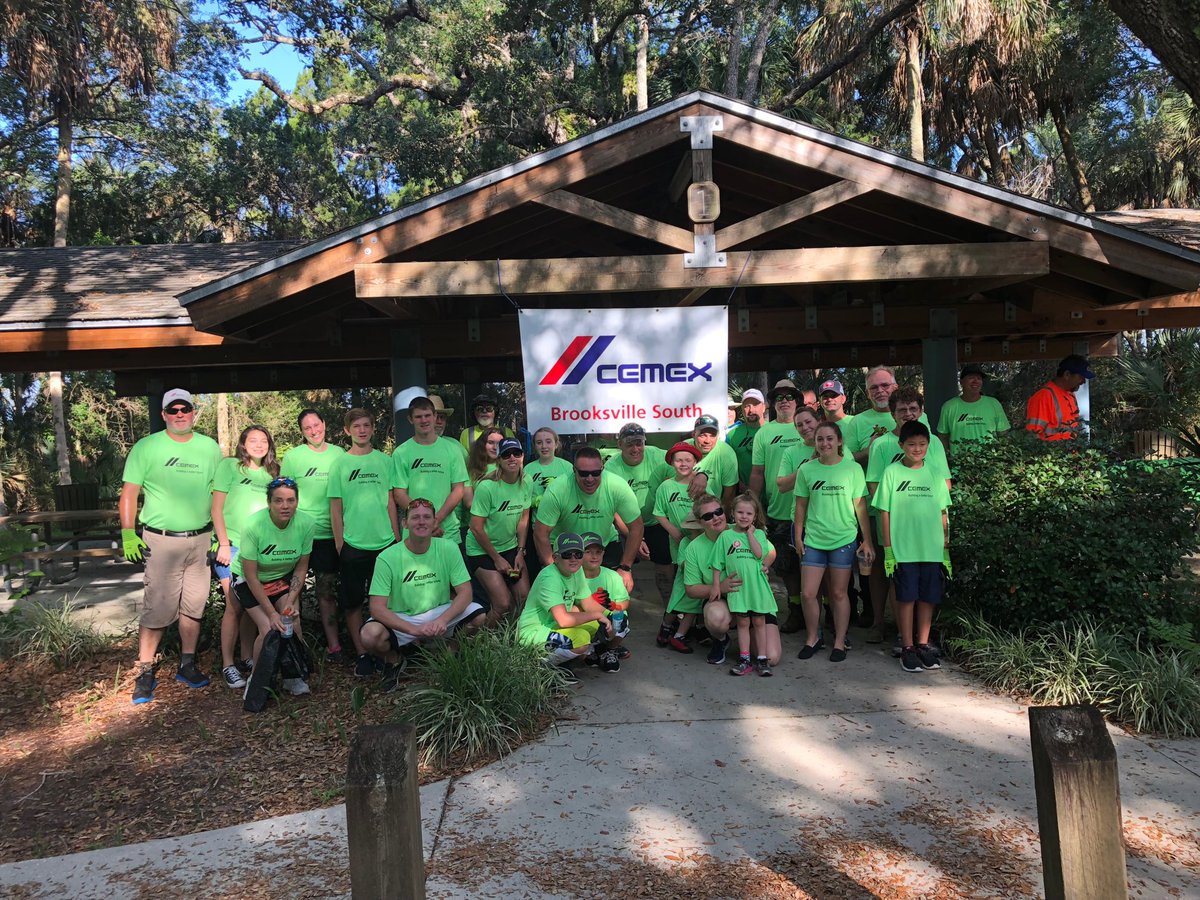 chadhustedde's tweet photo. Hernando County Coastal Clean Up!  ⁦@CEMEX_USA⁩ https://t.co/YmOkIcZUau