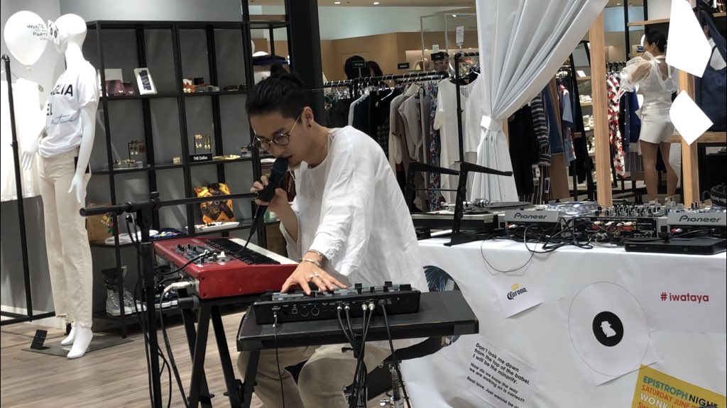 syungaa's tweet image. #BATACO
event:  #whiteparty
@ #岩田屋  FUKUOKA
#TENSTOKYO
#street  #humanbeatbox