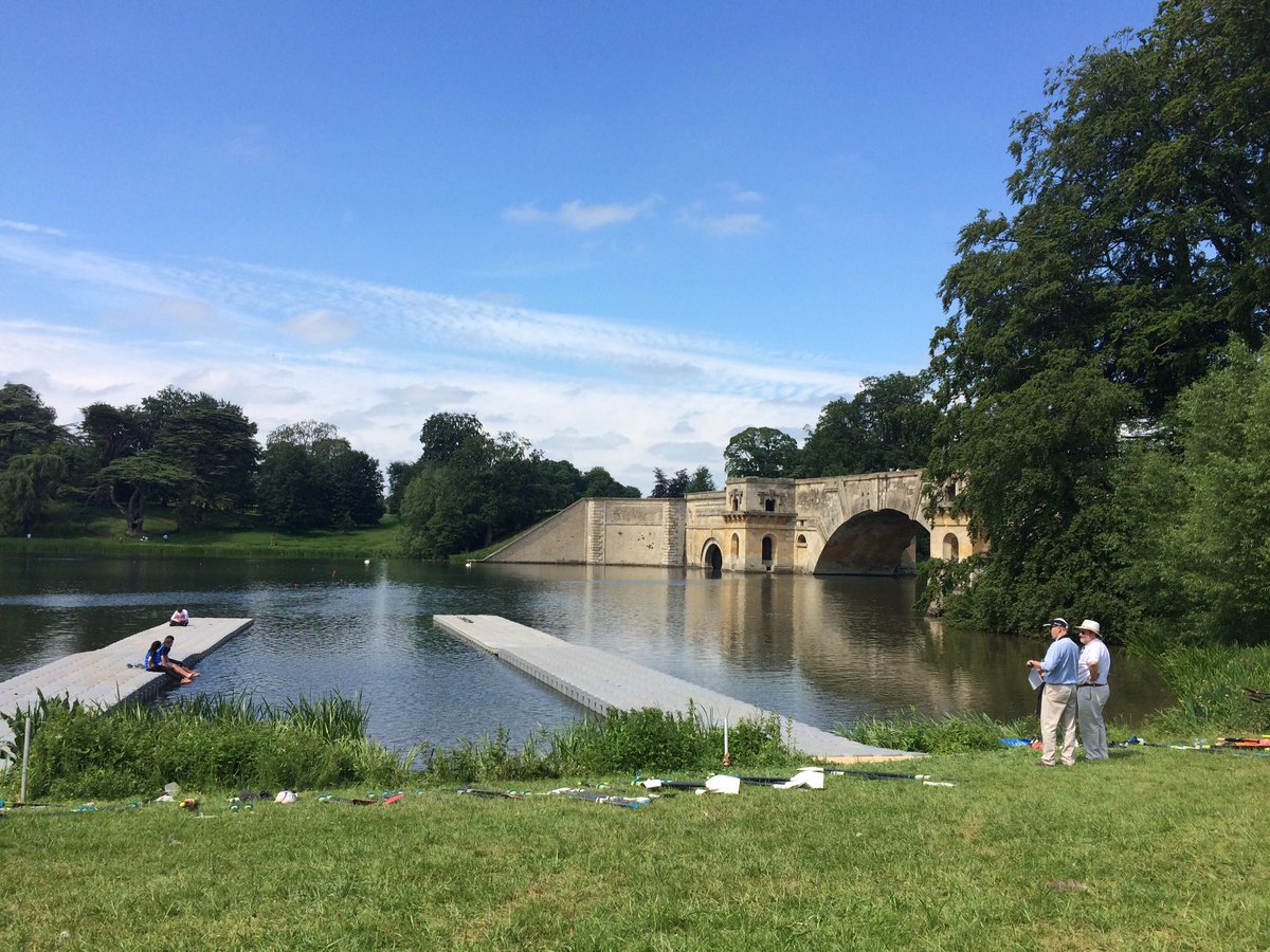 blenheimregatta's tweet photo. A moment of calm at the rafts in front of the beautiful Blenheim Bridge #bpjr2018 https://t.co/JDbMq3RXzq