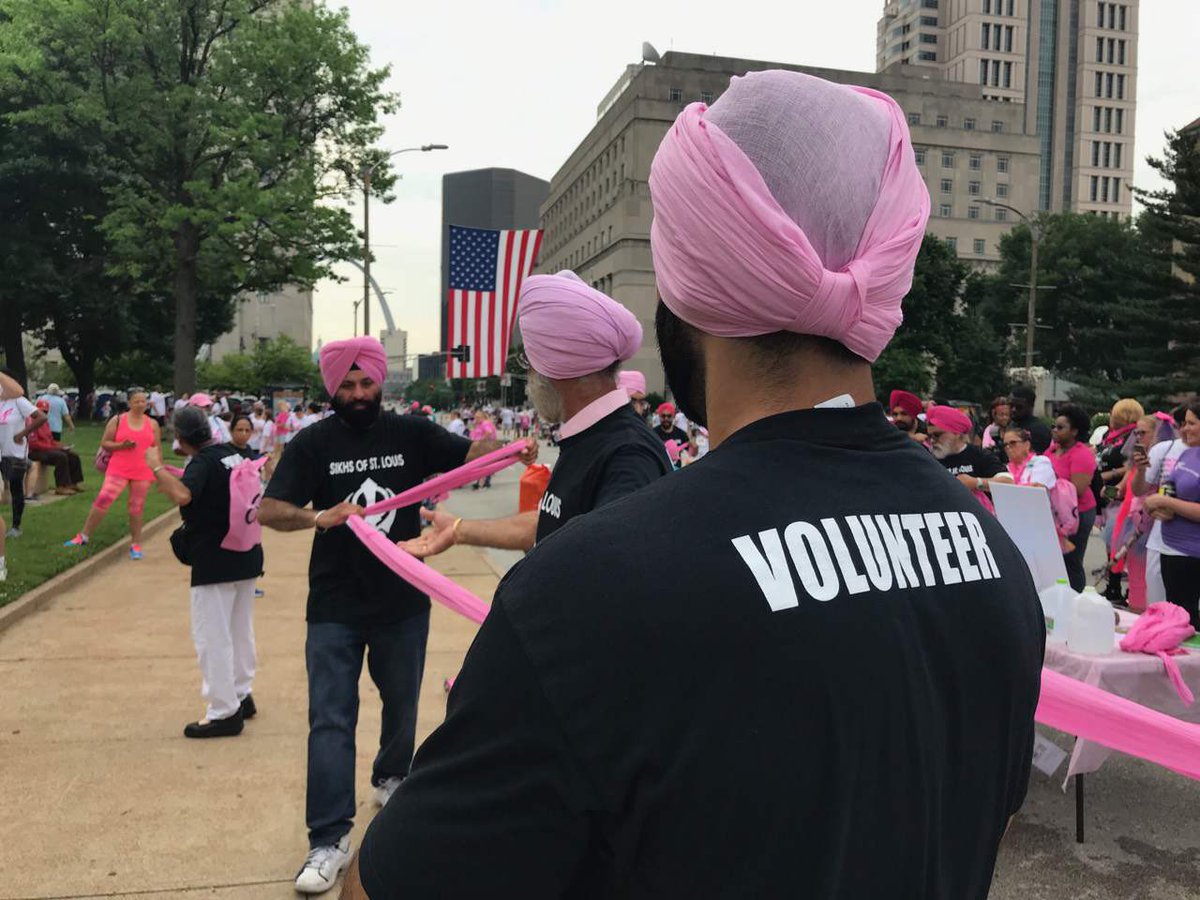 KomenMissouri's tweet image. Members of the Sikh Study Circle of St. Louis, including @yparmar04, demonstrate how to tie a turban at #KomenSTLrace.
#KomenMissouri #MorethanPink
