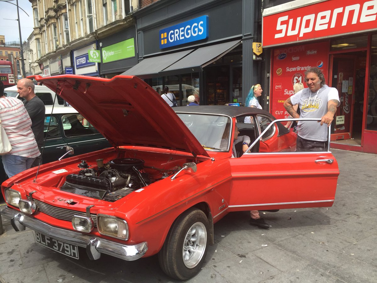 chrispevans1's tweet photo. Enjoying meself today!   like the new motor? #festivalofclassics in our City Centre - great to see #marketquarter buzzing! Thanks @welshicetrike for the stunning #icecream https://t.co/IWTWamlKpQ