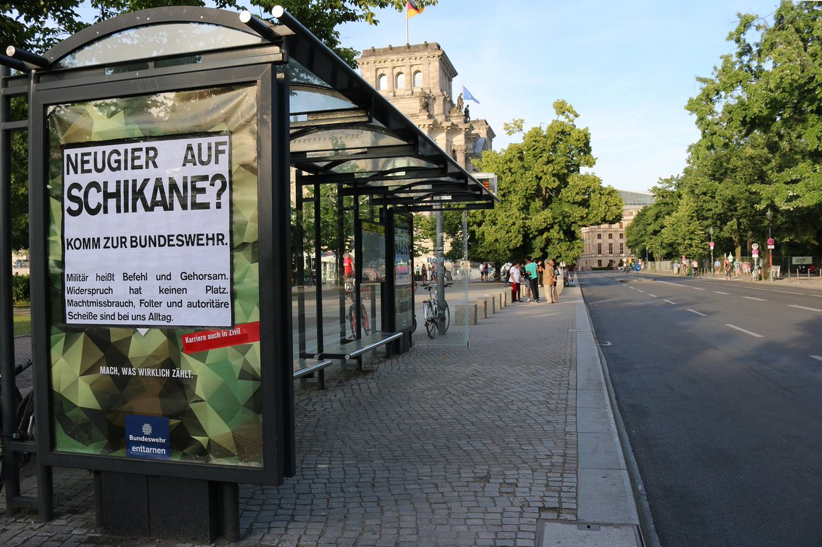 maquiblog's tweet photo. #Adbusting zum Tag der #Bundeswehr am #Bundestag
Neugier auf Schikane?
Komm zur Bundeswehr.
Militär heißt Befehl und Gehorsam. Widerspruch hat keinen Platz. Machtmissbrauch, Folter und autoritäre Scheiße sind bei uns Alltag.
https://t.co/m61gxHG9AC
#tdb18 #bundeswehrenttarnen https://t.co/yKWZBVo7UQ