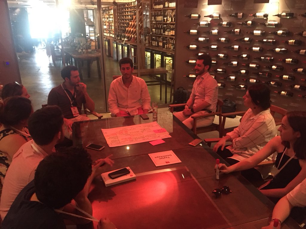 adiloran's tweet photo. Farklı ama Harika 3 konuşmacı!
#MerveNazlioglu @useinsider
#AhmetOnur @kolektifhouse 
#ZaferSen #OBSS
@casecampus @endeavor_turkey https://t.co/qVl9N1E5EN