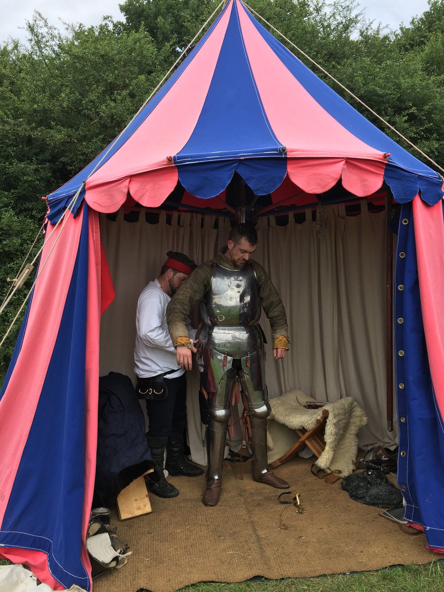 The Earl of Oxford getting ready for battle... ⚔️ #barnetmedfest2018