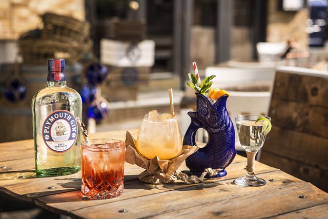 World Gin Day in Teddington 😍 we have teamed up with @homeofplymouthgin an amazing Gin and will have mini G &amp; T’s going out all night #Plymouth #plymouthgin #worldginday #teddington #surrey #southwestlondon #highstreet #ginbar #ginislife #cocktails