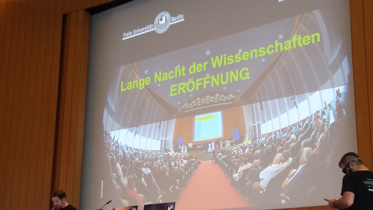TVStud_Berlin's tweet photo. Gleich beginnt die Lange Nacht der Ausbeutung 
#TVSud #LNDW18 #LNDWTF https://t.co/2pBWmcOg9j