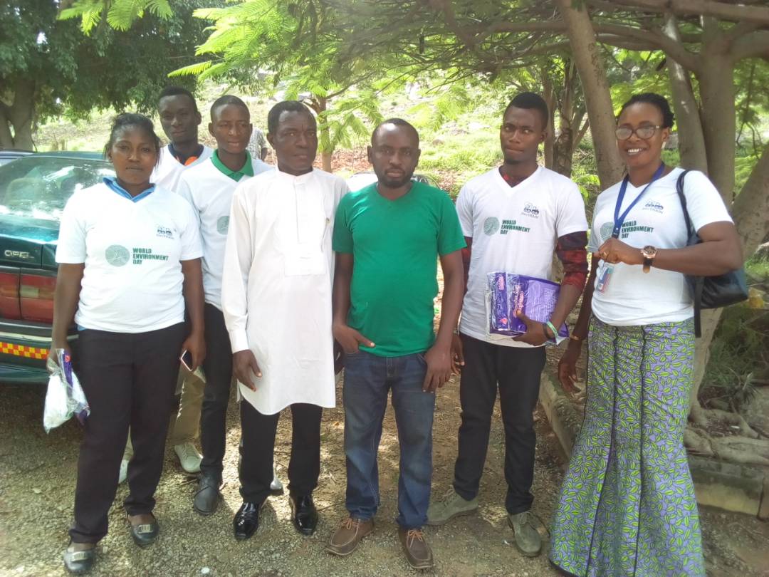 DevTrainNg's tweet photo. School's representatives who accompanied our #EnvironmentAmbassador
#DevTrainCelebratesYou
#BeatPlasticPollution Challenge
@ClimateWed @SustyVibes @ChanjaDattiLtd @UNEnvironment @FMEnvng @WED2018India @PickThatTrash @TabiJoda1 @dppui2017 @ChannelsTv_Envt @EU_ENV @GoGreenThinker https://t.co/Pj8k2zhDec