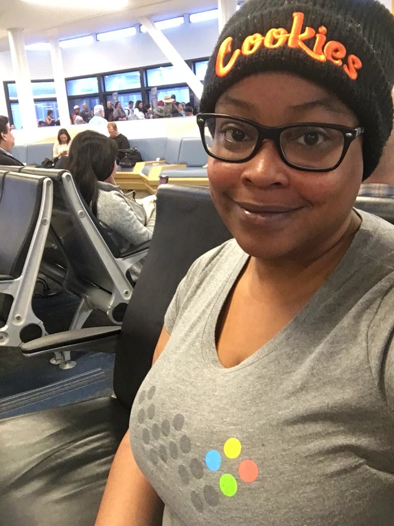 LadyInfamous415's tweet image. When I gotta rep my @Xbox @WomenInGaming  gear ! And always my @CookiesSF  hat . Each time I fly it get a little easier..  #labound #E32018