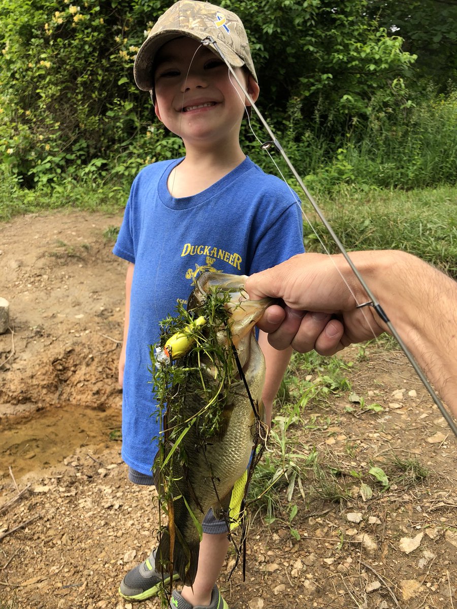 OtdrsmnHkyDad's tweet photo. Most kids pick out toys, Sam picks out lures. All I do is cast it and he does everything else. Going to be a good day after catching this guy! At the same time I snag someone else’s broken line and get a lure. #FirstFish #FishingIsForEveryone https://t.co/RDUWn2CppS