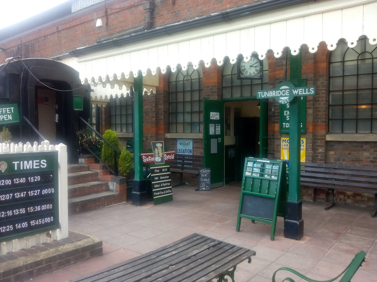 I've popped into <a href="/ThePantiles/">The Pantiles</a> Art Exhibition &amp; now <a href="/SpaVRofficial/">SpaValleyRailway</a> <a href="/artworkstrail/">arTWorks</a>