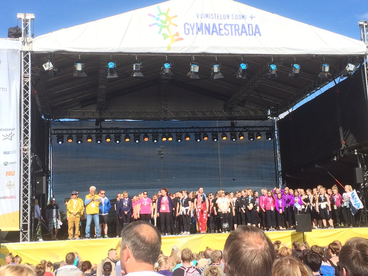 tanjatuulinen's tweet photo. Hoi #Jyväskylä! Jyväskylän Naisvoimistelijoiden miesryhmä Kadonneet pojat nappasi juuri kansallisen Lumo-finaalin Gym for life -sarjan voiton ja sai kutsun kv voimistelufestareille Gran Canarialle!! Neljästä JNV:n joukkueesta palkittiin kaksi muutakin. #HeiJeeJNV #sunstrada https://t.co/82UKR9SyvZ