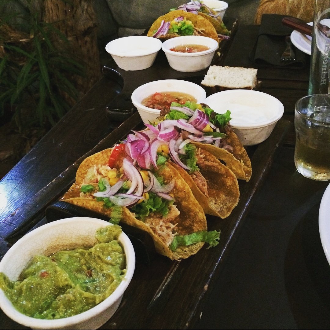 RonDamonramos's tweet photo. Hola FINDE, al fin estás aquí. 
Gracias por la 📸 @dam_juarez
Aceptamos 💳
Recomendamos reserva telefónica al 4658-7252👉 Necochea 325 #RamosMejía 💃🕺🇲🇽
#restaurantemexicano #comidatexmex #texmex #RamosMejia #vecindaddelchavo #chavodelocho #DonRamon #RonDamon #tacos #fajitas https://t.co/Its7L6v8CQ