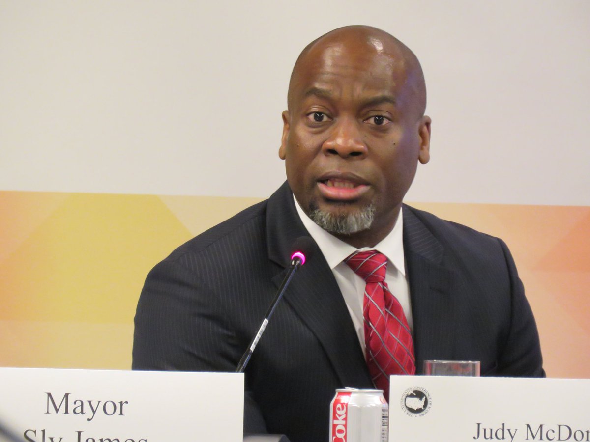 lblarrea's tweet photo. #USCM2018 .@FEC_KC @MayorSlyJames @mayorcabaldon @TheLiteracyLab #LeadingMenFellowship Ricardo Neal explains #innovative #menmentoringchildren! #menteach #ChangeALife #PositiveAffirmation @judymc15 @PerkeyKevin @mcgough_andrew @memattke @spamelaj58 @alicemprince @lmorris1908 https://t.co/ops6mkBIAs