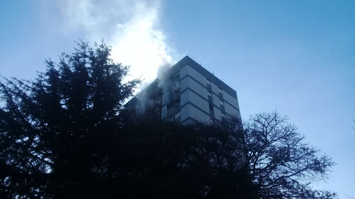 Emergencias Ba On Twitter Incendio De Edificio En