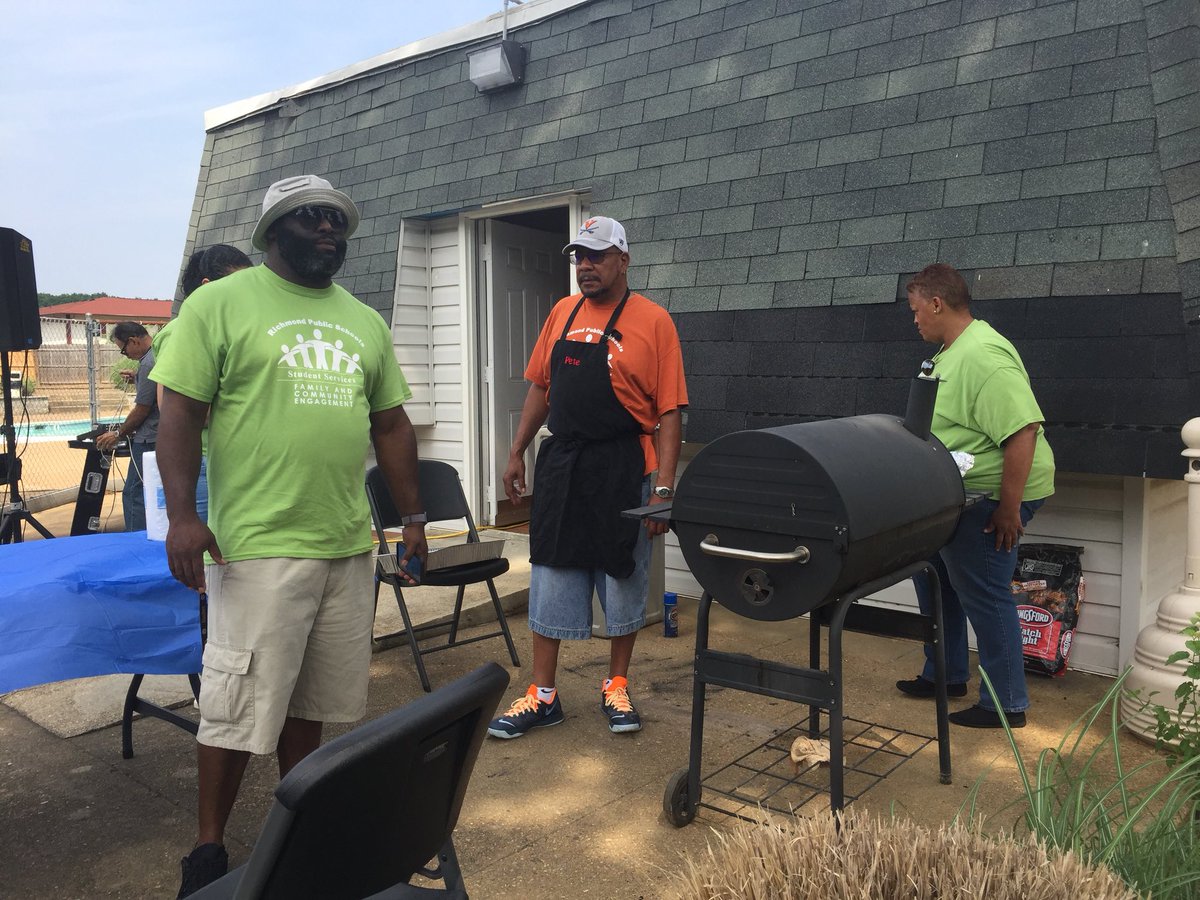 RPS_CCSS's tweet image. We are here at Southwood for our 3rd annual Family Fun day. There are plenty of things to do. Come have fun with us. @RPS_Schools