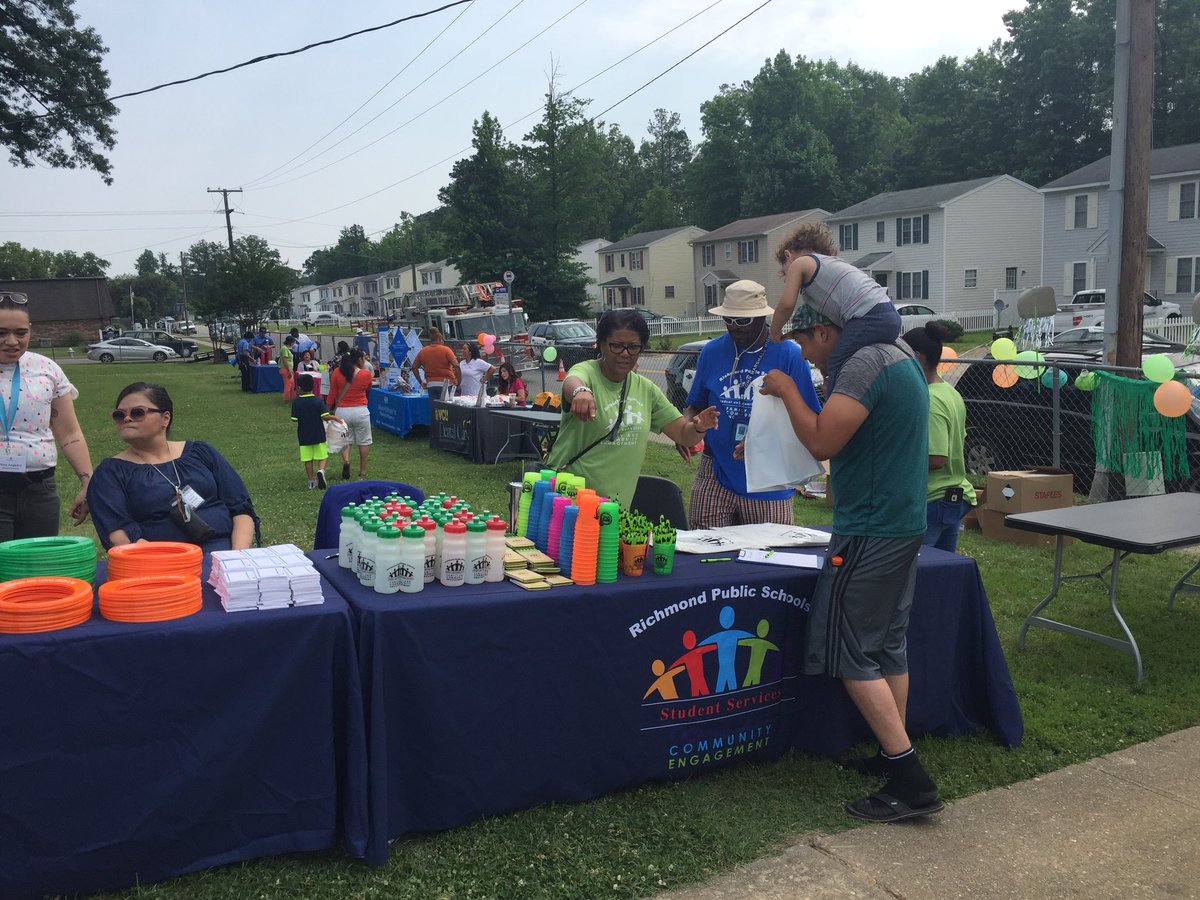 RPS_CCSS's tweet image. We are here at Southwood for our 3rd annual Family Fun day. There are plenty of things to do. Come have fun with us. @RPS_Schools