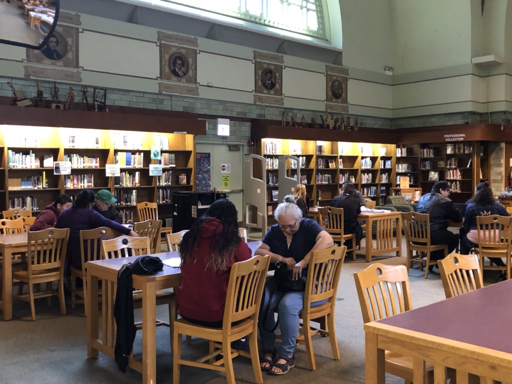 CarlSchurzHS's tweet image. @SchurzPride @CPS_Network1 Doors are open for 8th grade registration! Welcome future Bulldogs! We can’t wait for you to #LovePurpleLiveGold! #BulldogPride