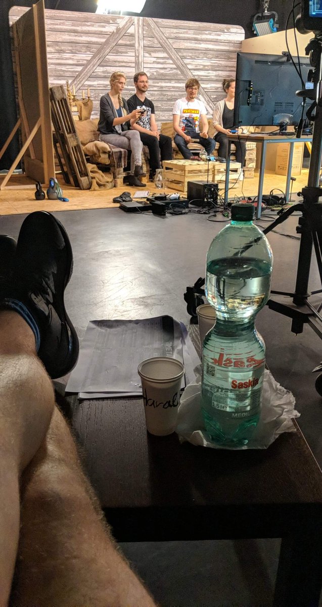 HaraldKenst's tweet photo. Setleitung sein ist hart! Schaut doch Mal rein. https://t.co/tL5PKA6MyN #AidRaid #AidRaidBehindTheScenes https://t.co/7GDd1W9z2k