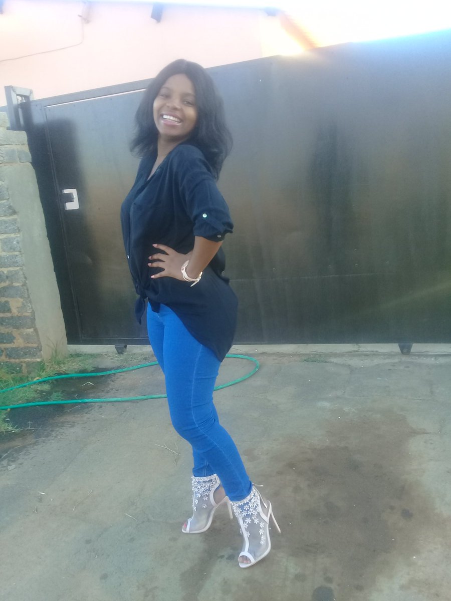 #90sDropYourPic
Hashtag I've been waiting for😍😩😋