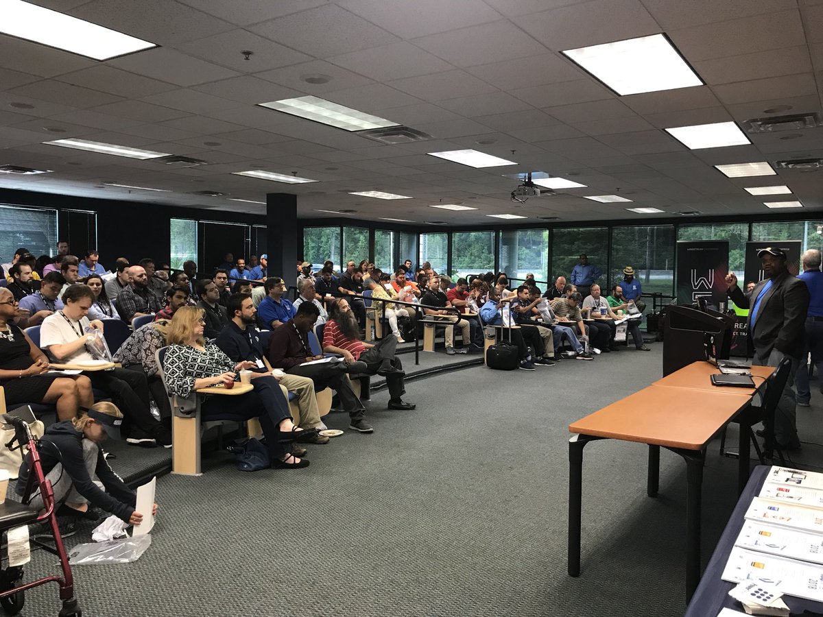 erin_savvy's tweet photo. Learning about devops from #sprint and #docio at @ITProCamp in #jacksonville at @Keiser University https://t.co/3EYQ2OD0V8