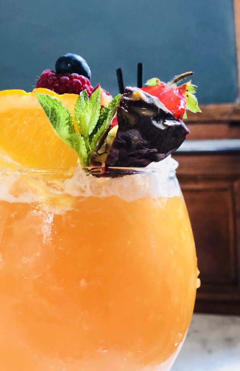 smith20013's tweet image. Last bit of Holidays. @thebankdelph #notomonday #cocktailfun