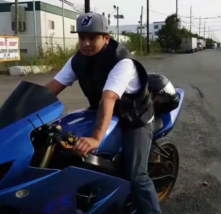kalyfuh's tweet photo. i never shed a fuckin tear for anybody why u do this to me my nigga i fucking miss you so much i love you big bro see u soon #LongLiveCheech https://t.co/7yiWvA33PE