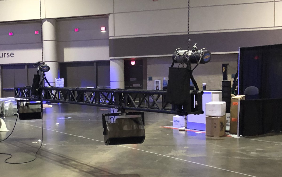 arobotti's tweet image. #CiscoLive PSA - if you want to ride up to the ceiling, get over here before somebody slaps a “Do Not Climb” sign on this thing!  #CLUS #MakeYourOwnFun