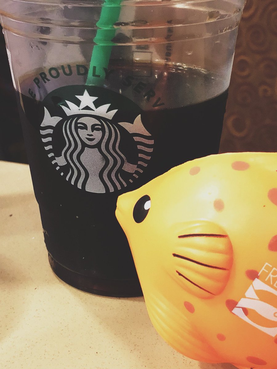 DustinBryson's tweet photo. Hey, girl ... how you doin? @squishythefish2 makes a love connection at #MOAC18 https://t.co/VJZw8TalrE