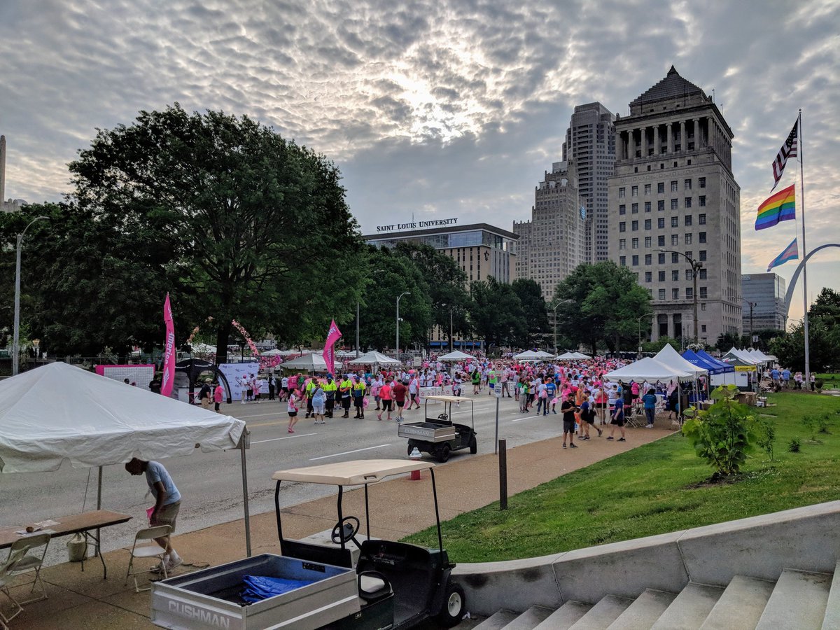 CalebABobo's tweet image. The #KomenSTLRace is always one of my favorite days of the summer. Thank God there were plenty of clouds to make the run a bit more bearable. 
    
 ☑️ 5k
 🔲 10K
 🔲 Half

#TheSummerOfRuns