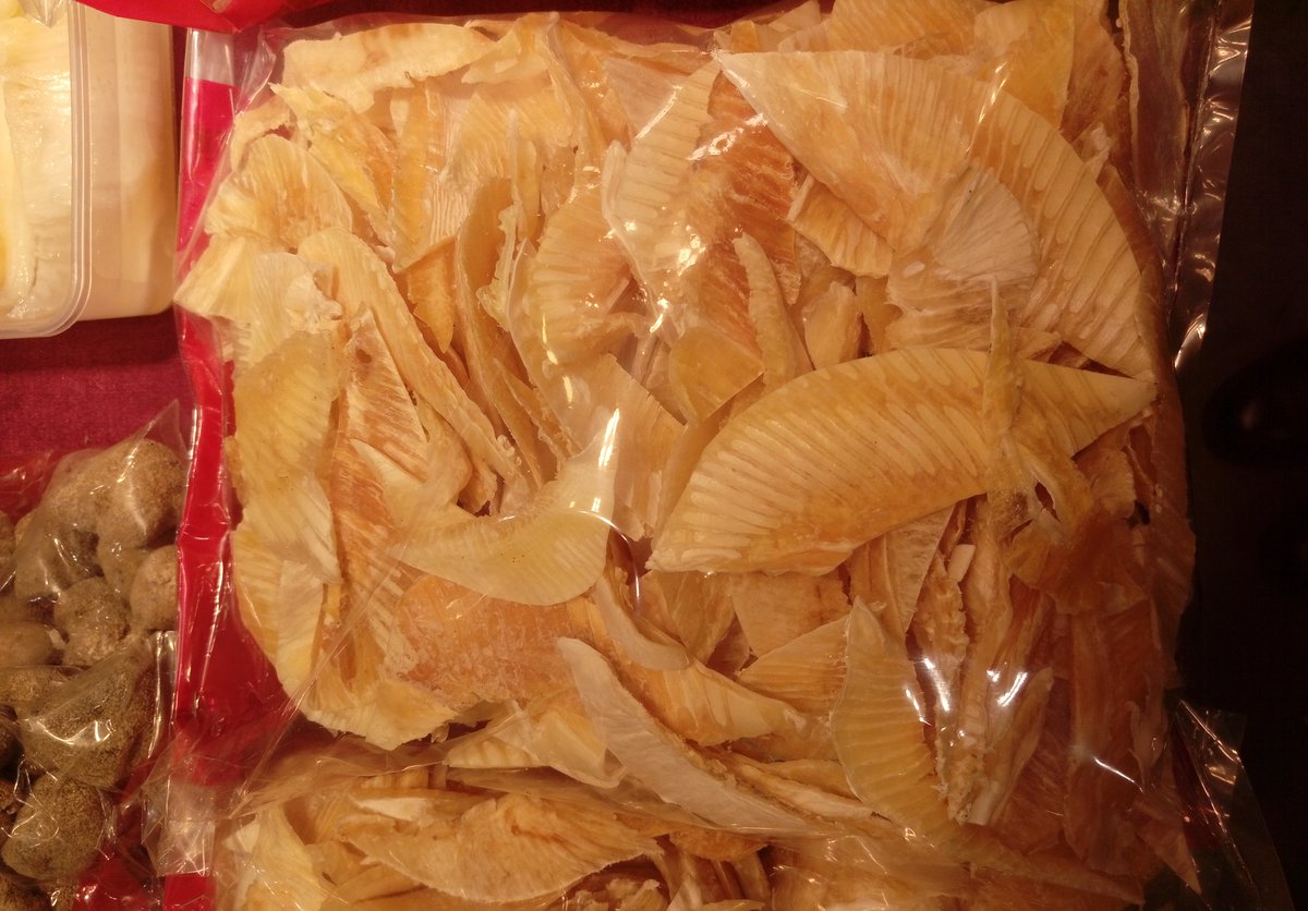the_big_bother's tweet photo. Next animal up for sale at the 'Health Expo 2018' was #sharkfin. Proudly displayed in several stalls, we spoke to two ladies as they stirred a large vat filled with sea creatures. They we selling full fins and cartilaginous off-cuts, alongside #fishmaws. #wildlifetrade https://t.co/TpTHFiNc5a