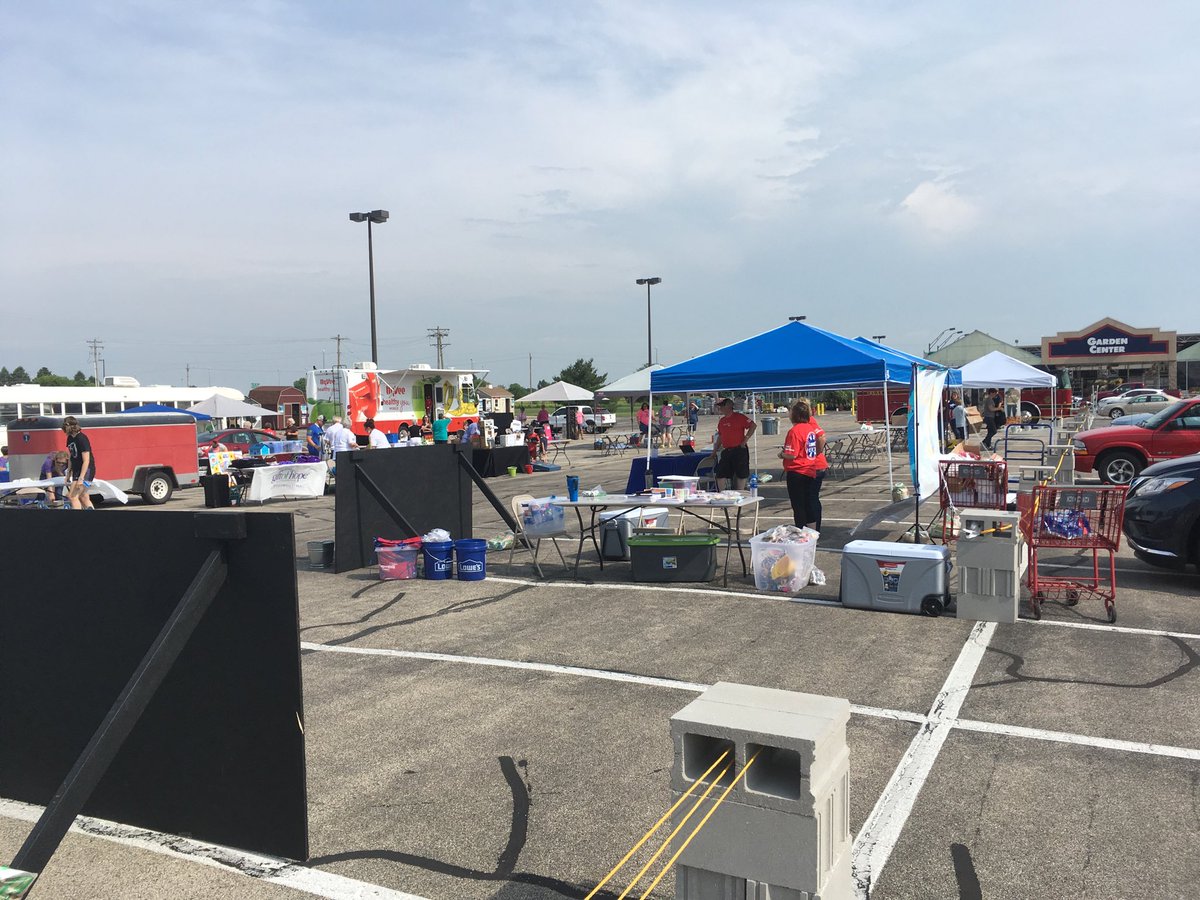 SeanRobMiike's tweet photo. Bring your capes out for some family fun at the Lowe’s in Galesburg today! Lots of exciting things for kids and adults today!
#lowes #familytime https://t.co/V82vZjhU6g