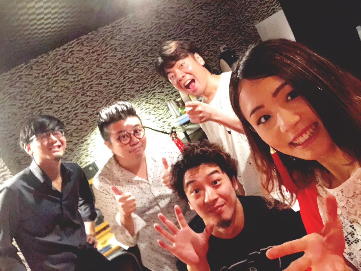 fujimori_ai's tweet photo. ワンマンツアー初日名古屋、歌えないにも関わらず受け取ってくれた皆さん、応援してくれた皆さん、そして支えてくれたバンドメンバーとスタッフの皆さん、本当にありがとうございました!!!!!忘れられない大切な1日になりました。
篠原雅也(Eg.)
鏡味淳(Pf.)
山元ボラン(Ba.)
やまもとあきら(Dr.) https://t.co/EgNf7GnGQJ