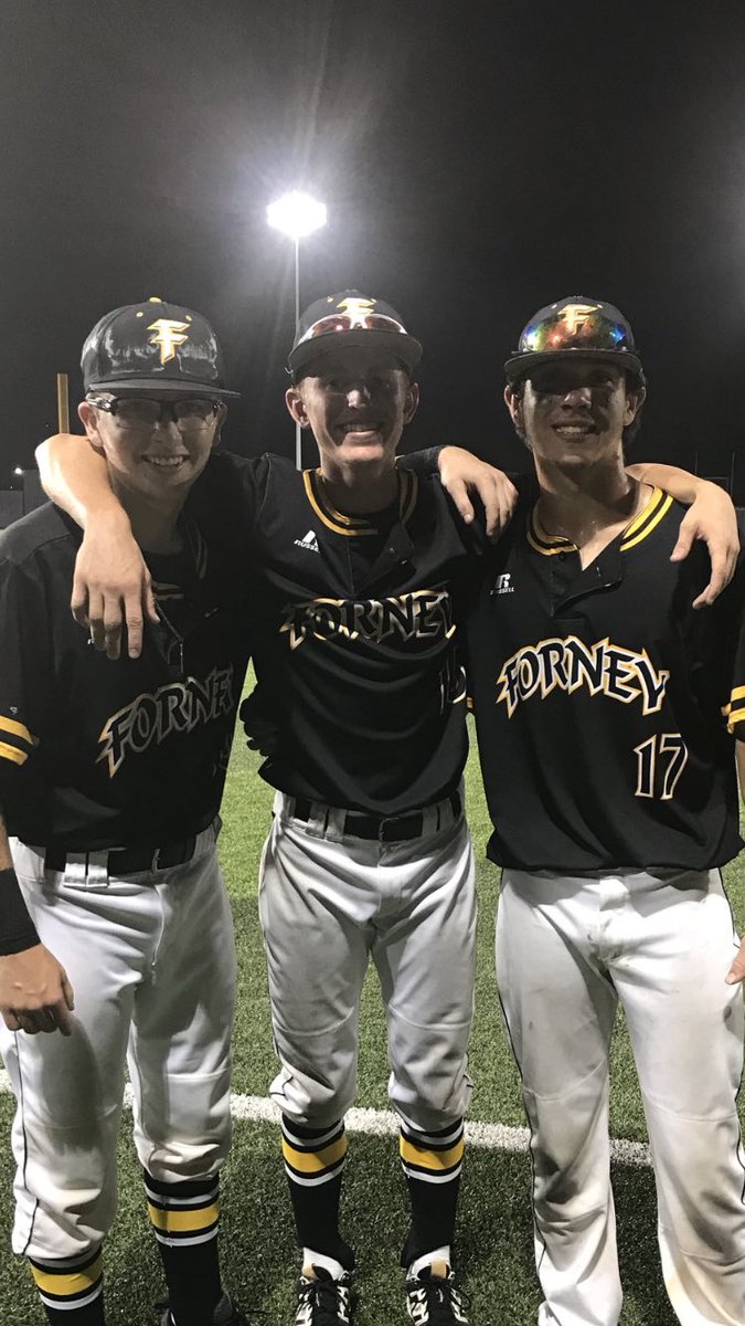 20Ntx's tweet photo. Good luck to @forneybsb17 @coachjf30 along with current NTX Titans @JustinMcmahan55 @LandonErvin2 @rileymcmurren32 as they play for the 5A baseball championship in Roundrock today.  #getemboys #onemore #thumpem https://t.co/PU70zrLJoT