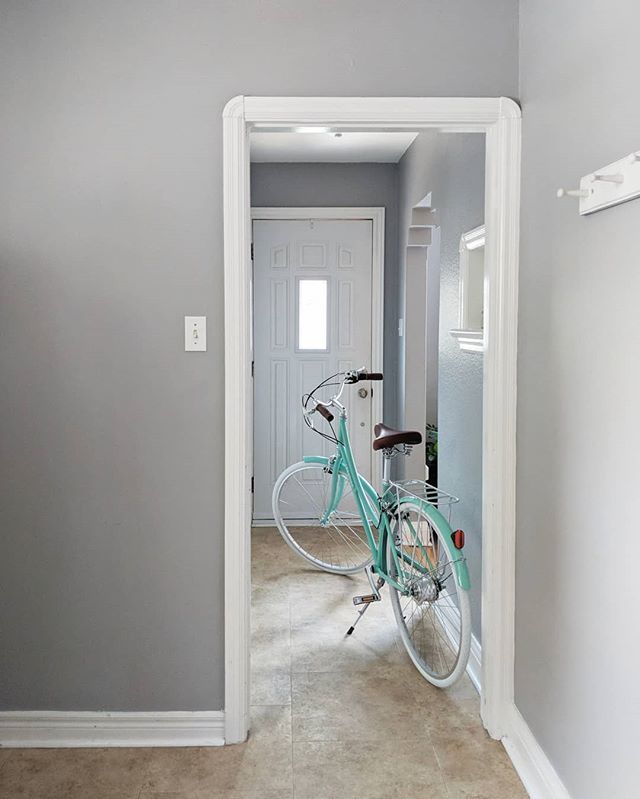 I'm so so super excited about my new #grlue ride from <a href="/lochsidecycles/">Lochside Cycles</a>! I was thinking that I was in need of a good grlue pick me up, cause it's been a while since I've posted about this color and I was feeling unmotivated. But when Lochside Cycles got in… ift.tt/2sREAd1