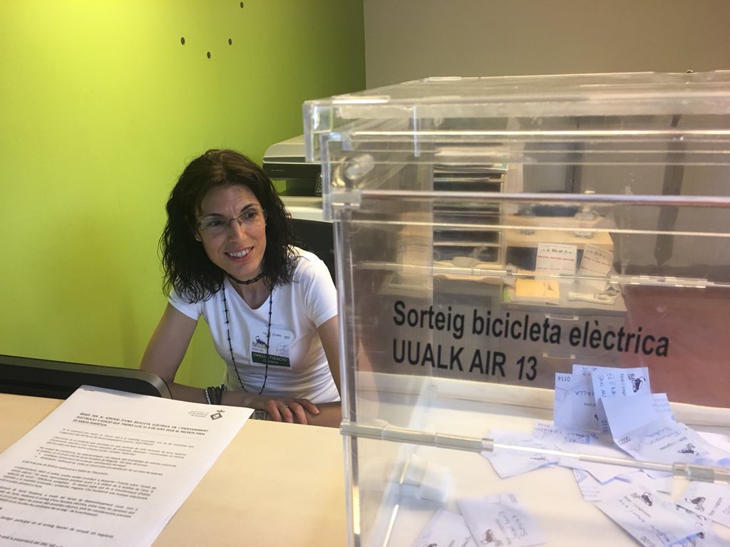 pespm's tweet photo. Recorda, tens fins 18.15h per participar en el sorteig de la bicicleta elèctrica UUALK AIR 13 a la recepció de l’edifici de Desenvolupament Local de #SantaPerpètua https://t.co/mmkKN1lKdy