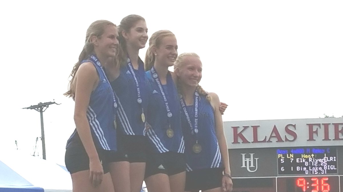 EricKraushar's tweet photo. The Minnetonka 4x800 champions
9:09 was winning time @TonkaSkippers https://t.co/bX7l9228tD
