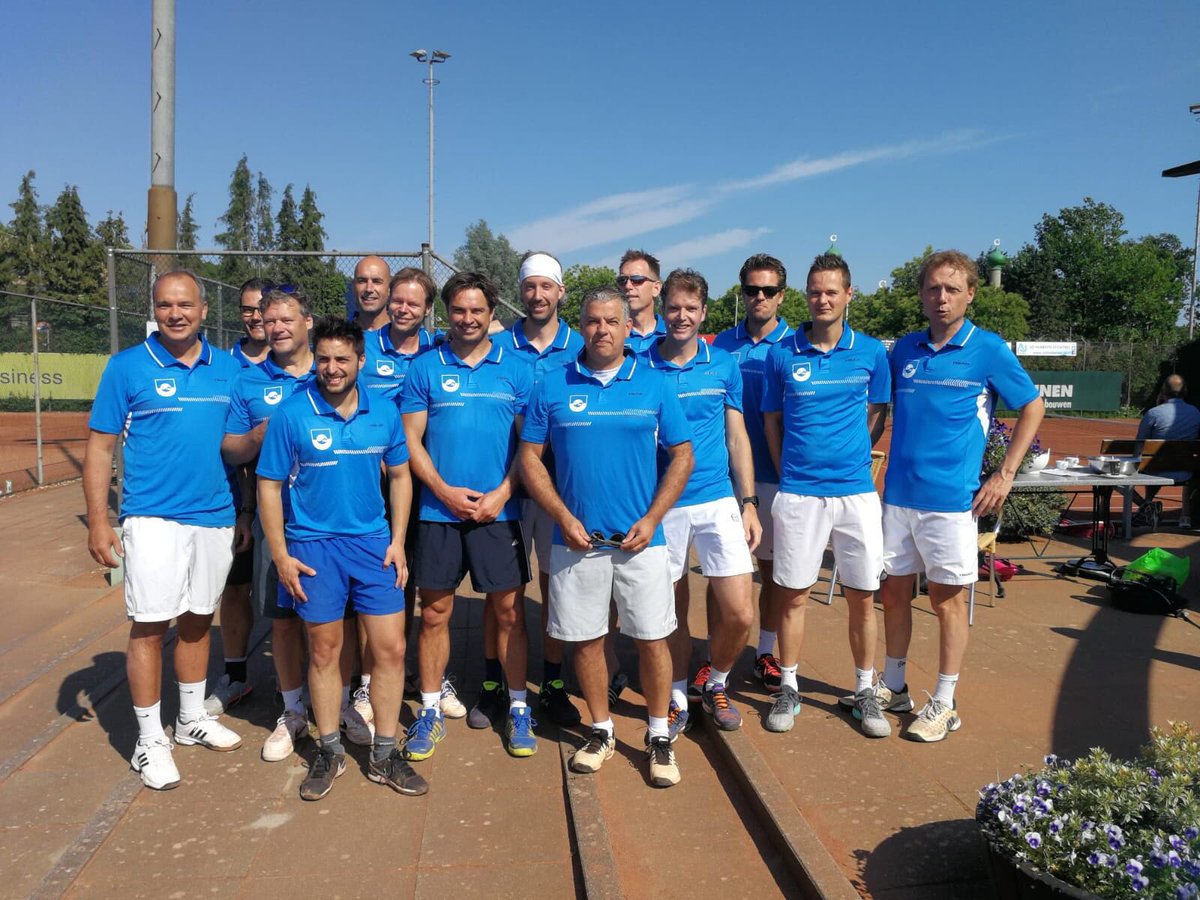 Mannentennis <a href="/ZLTBtennis/">ZLTB</a>. Ook kent <a href="/ZLTBtennis/">ZLTB</a> vrouwentennis, gemengd tennis, recreatief, super trainingen <a href="/BreakpointMD/">Breakpoint Tennis</a>, toptennis, G-tennis, jeugdtennis ROG, rolstoeltennis, evenementen, open Peperbus toernooi bit.ly/2y3nUVs. En vooral gravel. Heerlijke club.Kom langs!