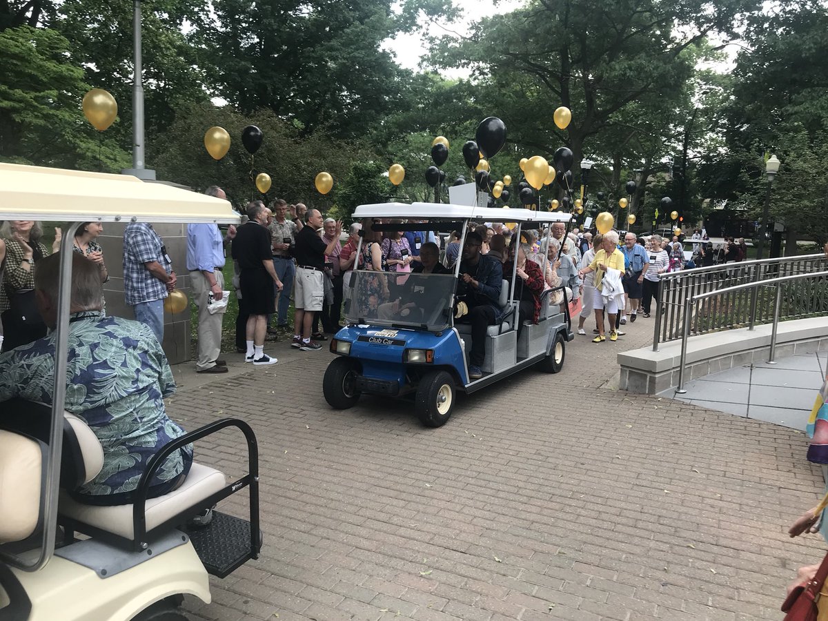 KatVRitchie's tweet photo. We love a parade, especially with bagpipes, tartan, black and gold! #WoosterAW18 #WoosterAW @WoosterEdu @WoosterAlumni https://t.co/vtFO48WaNL