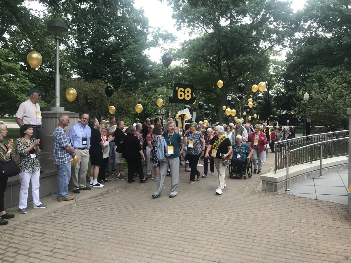 KatVRitchie's tweet photo. We love a parade, especially with bagpipes, tartan, black and gold! #WoosterAW18 #WoosterAW @WoosterEdu @WoosterAlumni https://t.co/vtFO48WaNL
