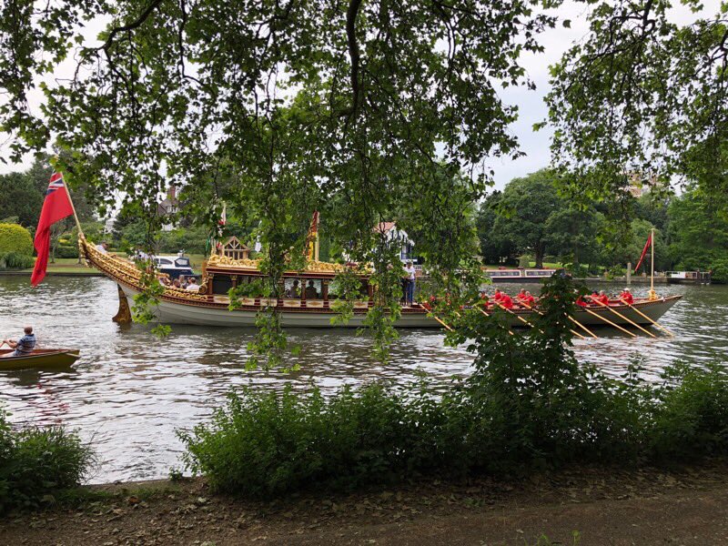 positive4future's tweet photo. Nice to see Gloriana passing through Kingston’s Canbury gardens https://t.co/1NVdf0fSWe
