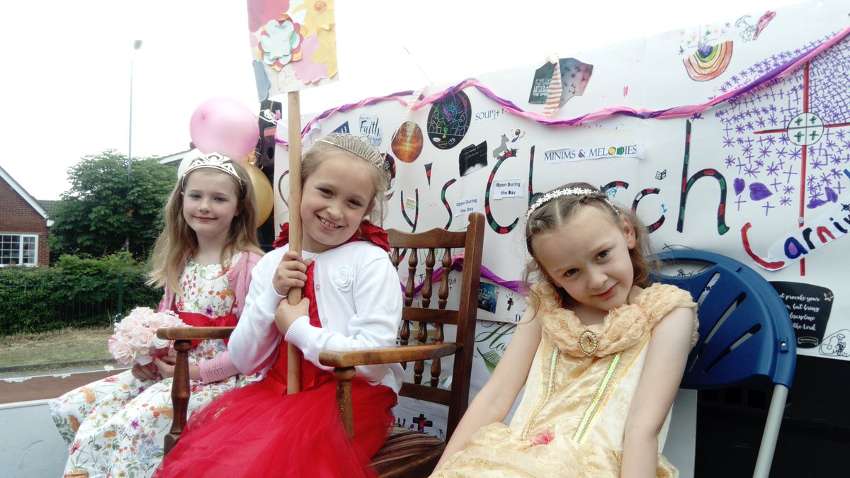 revdannyevans_b's tweet photo. Carnival fun in Broughton! St Mary's Church float. @StAsaphDiocese @Borderlands_MA @BroughtonCP @DeesideDotCom @ https://t.co/z5gl7ToU8S