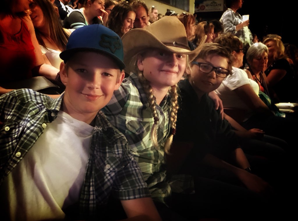 ChrissyWozniak's tweet photo. Such a great time @1065WYRK #TOCBuffalo last night with @ThomasRhett! These kidlets know how to have a great time! #raisethemright https://t.co/fHVwvaupGD