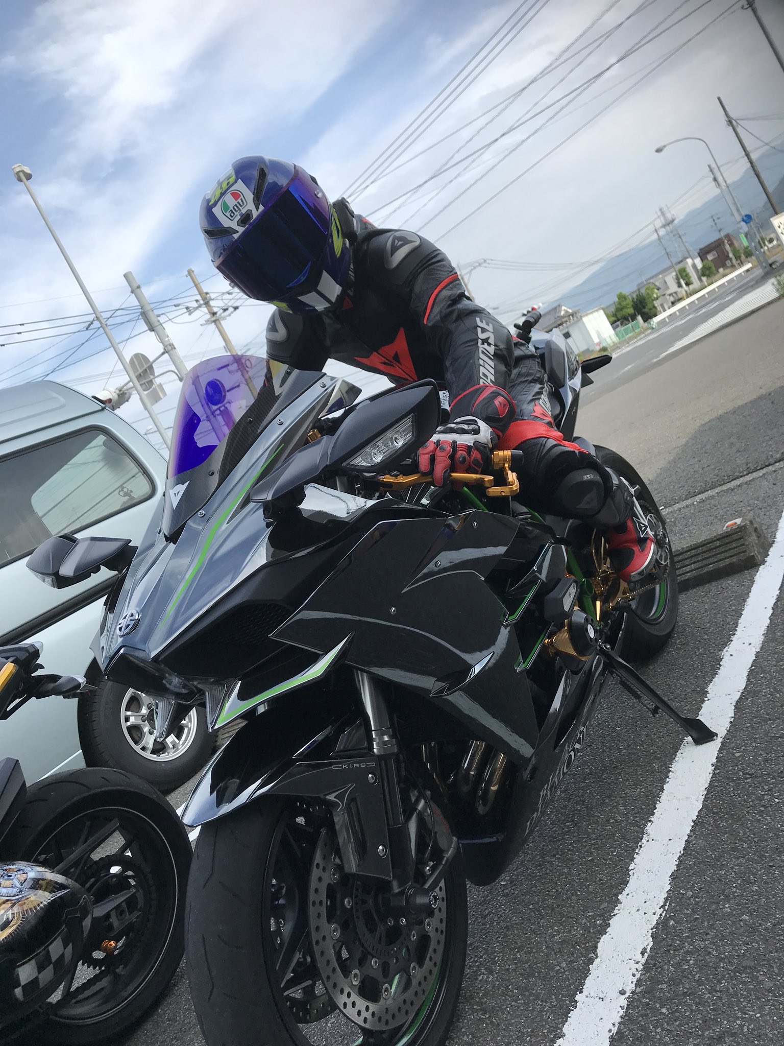 ギアチェンジワールド レーシングスーツはレプリカバイク レーシングスーツは膝スリ レーシングスーツは上手い人 そんな風に思ってはいませんか 人生の99 は思い込みです 変わりたい人 今すぐ変わりたい人 お店で会いましょう T Co